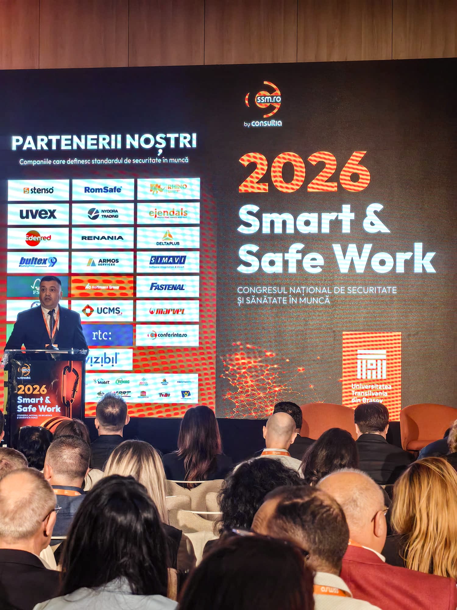 alt_Consolidarea standardelor moderne de securitate și sănătate în muncă în cadrul Congresului „Smart & Safe Work 2026”, Brașov, România